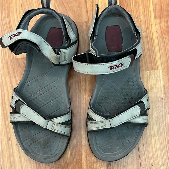 Numa Teva Gray Sandals Size 9 W - Picture 1 of 6
